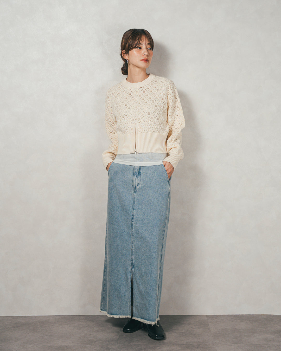 ［SET］透かし編みフロントスリットニット+フロントスリット Iラインデニムスカート（2SET）