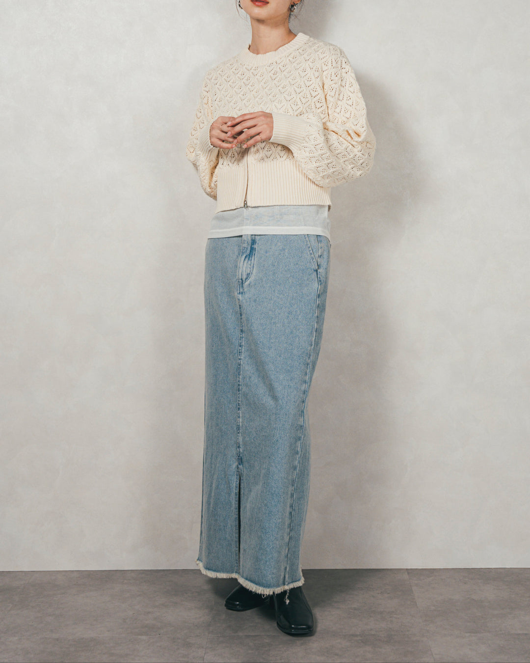 ［SET］透かし編みフロントスリットニット+フロントスリット Iラインデニムスカート（2SET）