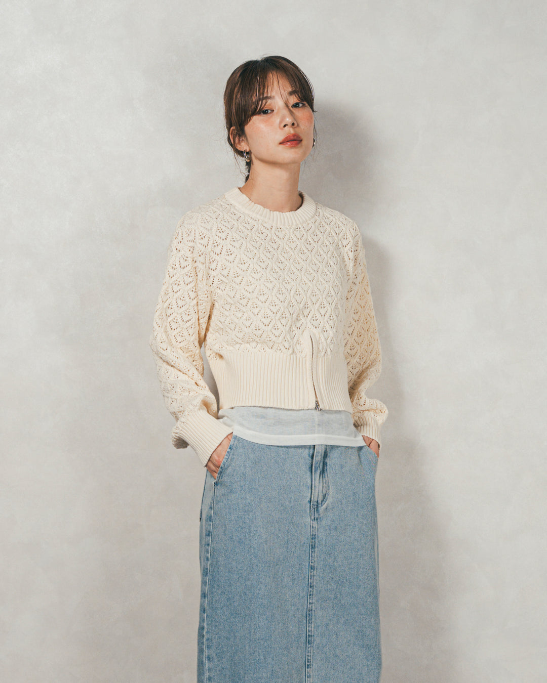 ［SET］透かし編みフロントスリットニット+フロントスリット Iラインデニムスカート（2SET）