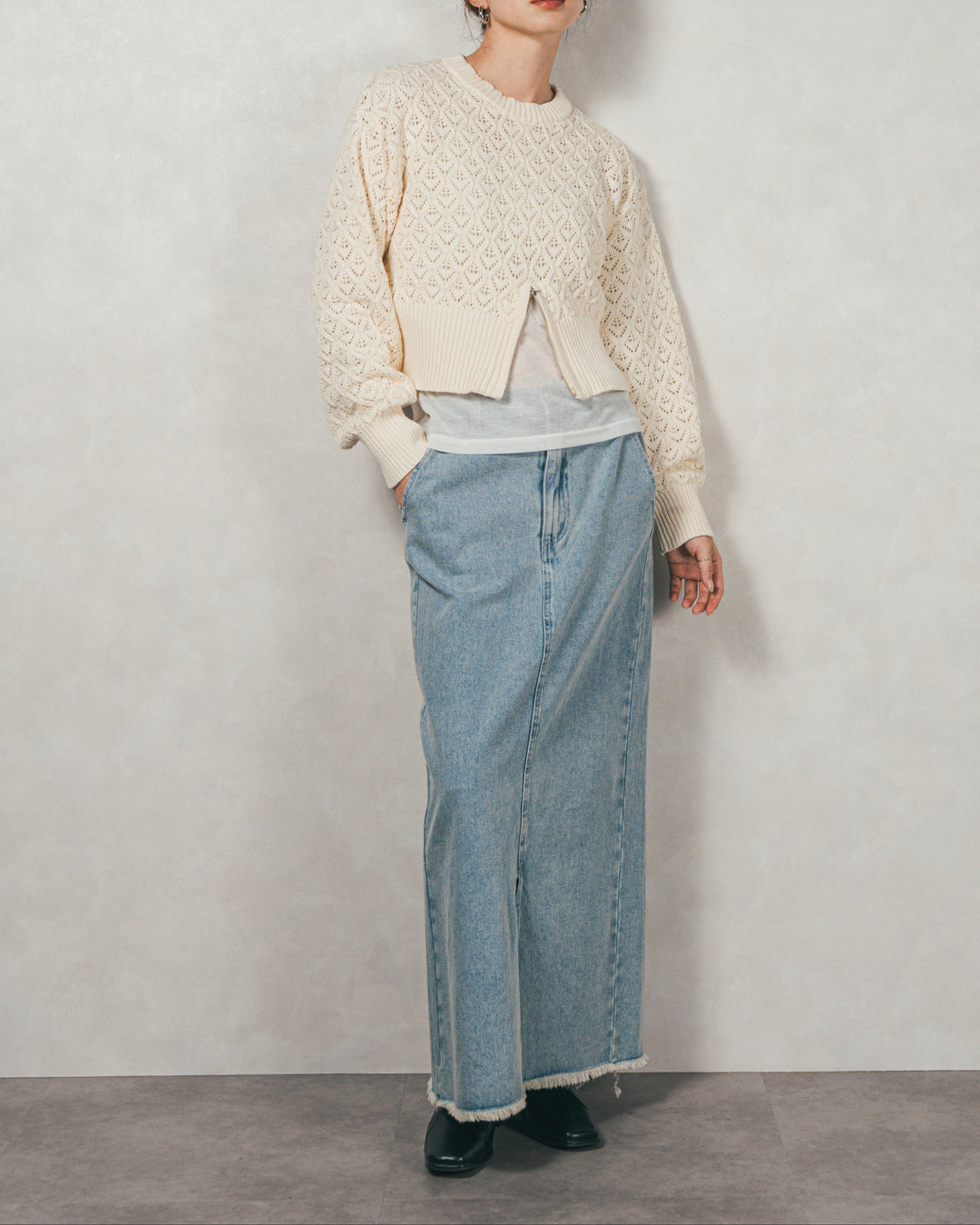 ［SET］透かし編みフロントスリットニット+フロントスリット Iラインデニムスカート（2SET）