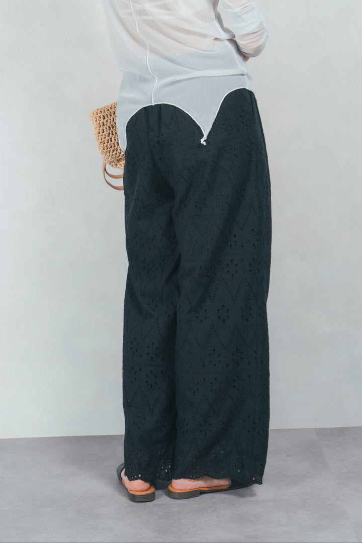 コットンフラワーレースパンツ(BLACK)