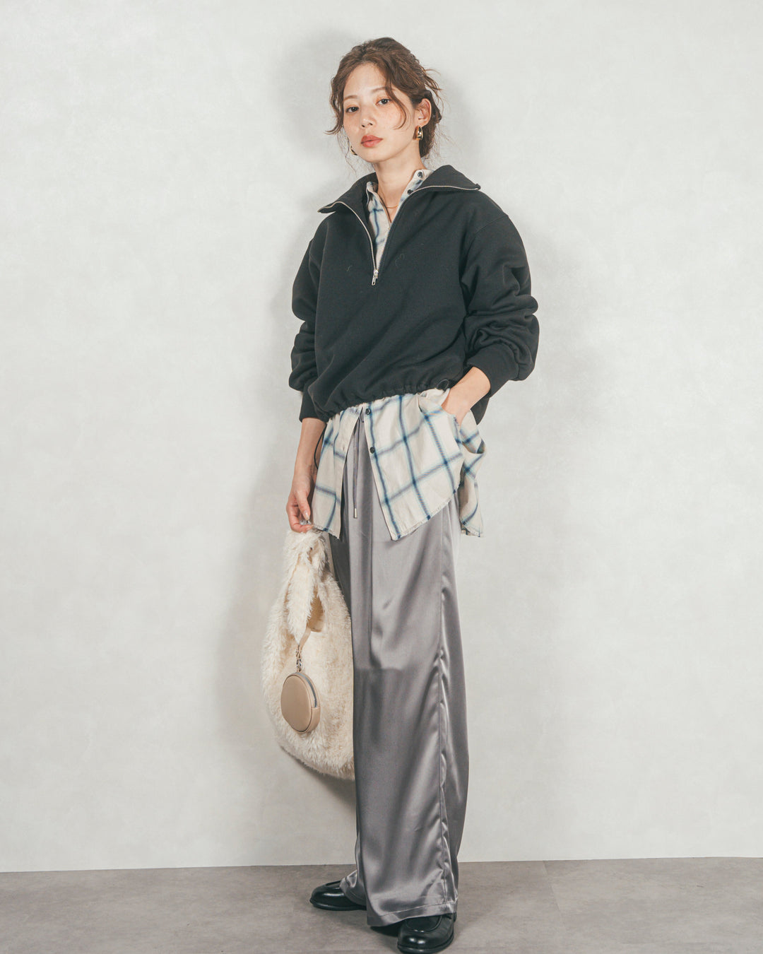 ［SET］裏起毛ハーフZipスウェット+Looseチェックシャツ+Relaxサテンパンツ