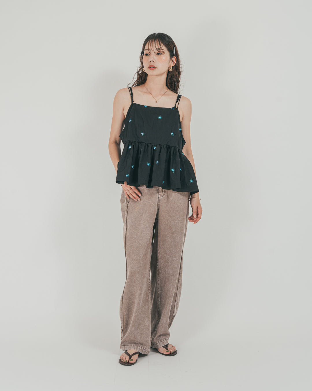 ［SET］Flower刺繍　ボリュームキャミ + 10oz サイドタック リラックスデニムパンツ（2SET）