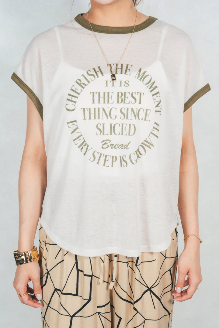 ロゴプリントリンガーT(KHAKI x OFF WHITE)