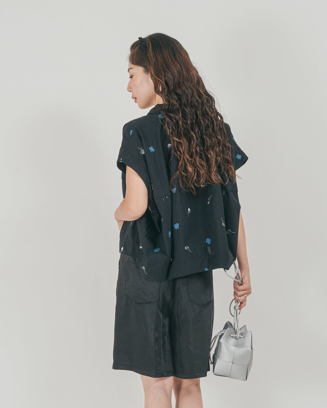 ［SET］Flower刺繍コクーンシャツ + Vintageサテン　ハーフパンツ（2SET）