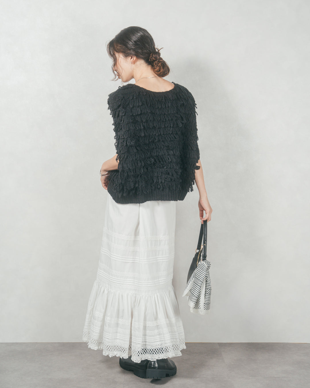 ループ編みフリンジニットベスト (BLACK)