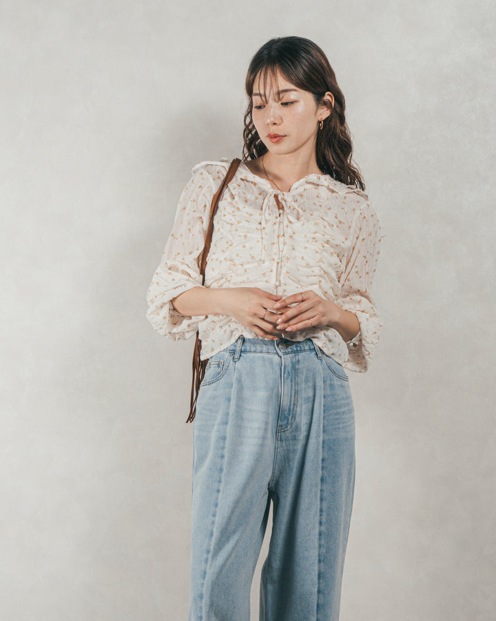 ［SET］Flowerプリントフリルブラウス + 10oz ニュアンスバイカラー リラックスワイドデニム（2SET）