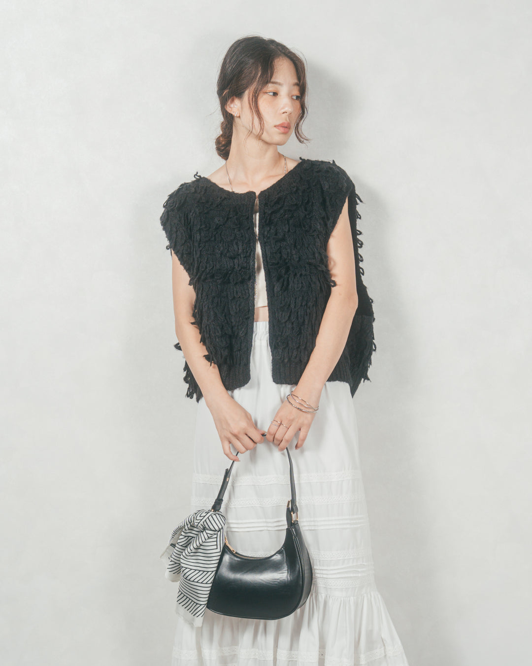 ループ編みフリンジニットベスト (BLACK)