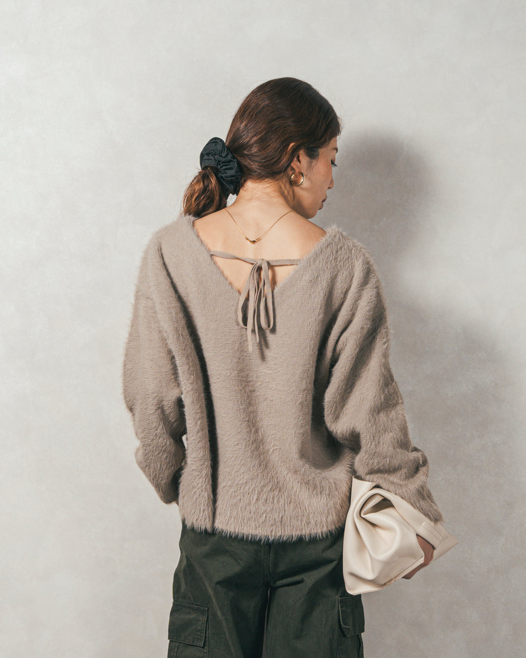 ［SET］2-Way オフショルフェザーニット+ピグメントツイルカーゴパンツ（2SET）