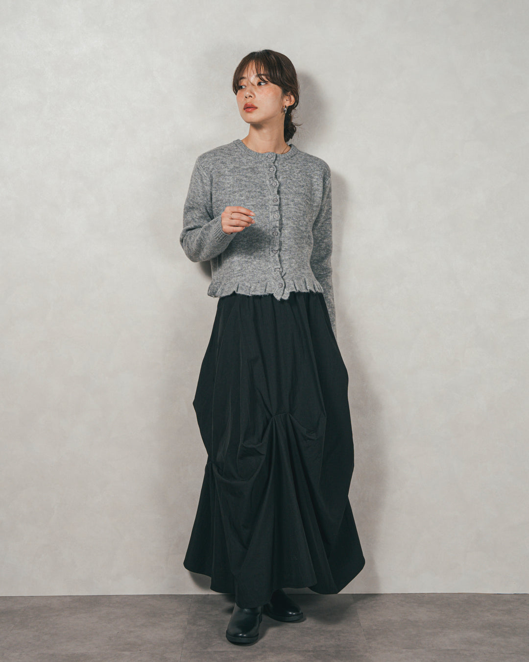 ［SET］フロントフリルメランジニットカーデ+ヴィンテージブロードランダムタックスカート（2SET）