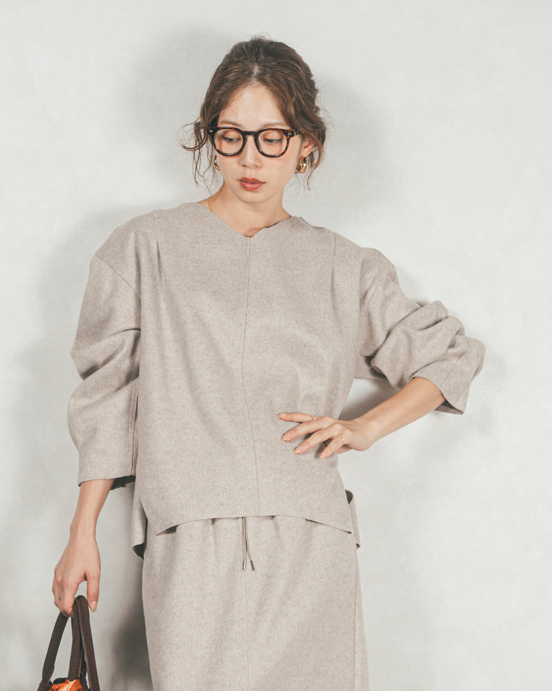 Smoothニットソー Vネックプルオーバー（BEIGE）