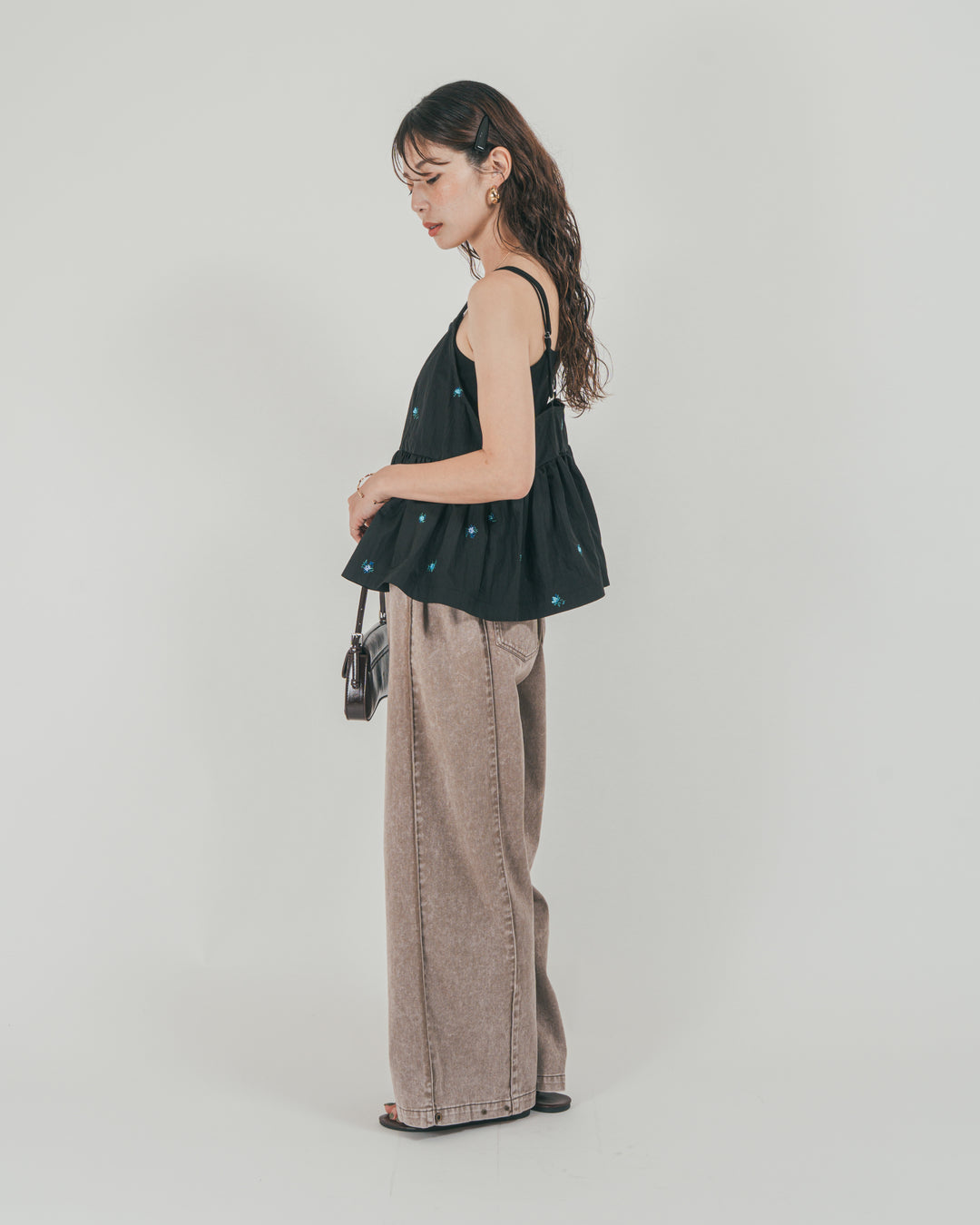 ［SET］Flower刺繍　ボリュームキャミ + 10oz サイドタック リラックスデニムパンツ（2SET）