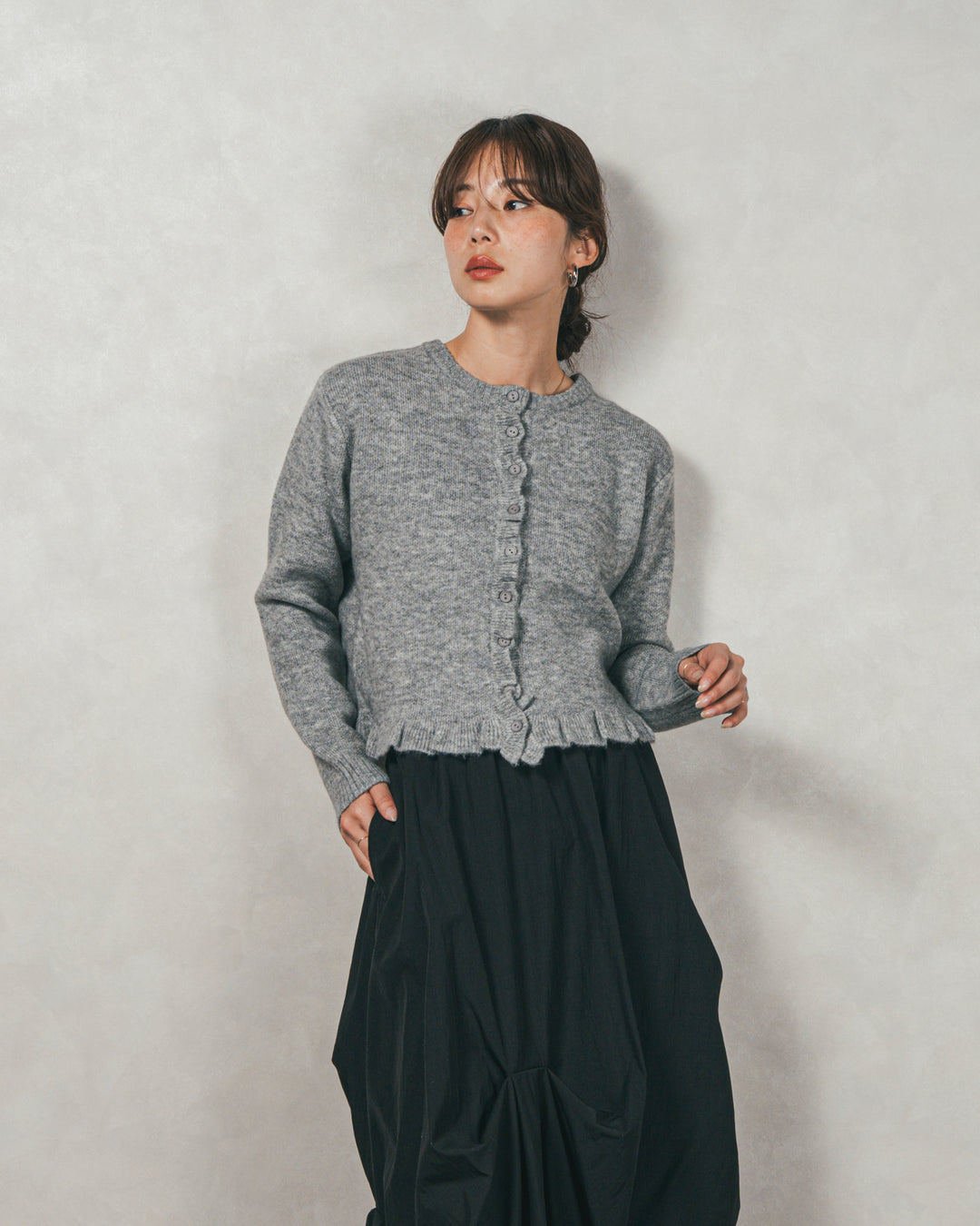 ［SET］フロントフリルメランジニットカーデ+ヴィンテージブロードランダムタックスカート（2SET）