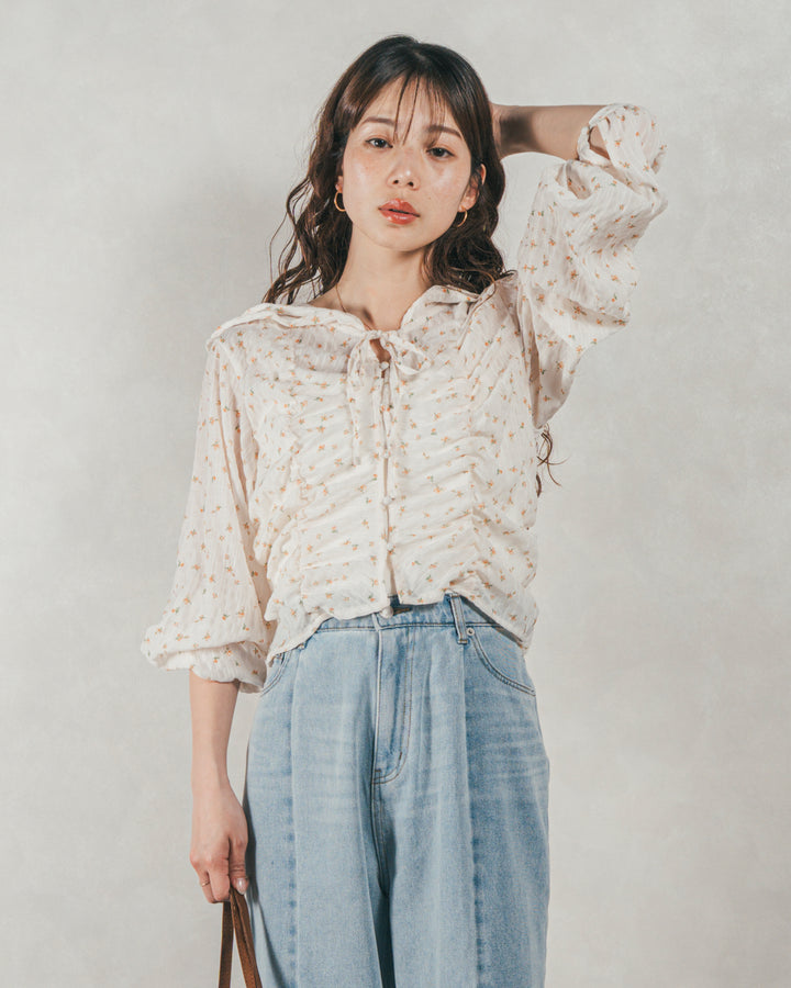 ［SET］Flowerプリントフリルブラウス + 10oz ニュアンスバイカラー リラックスワイドデニム（2SET）