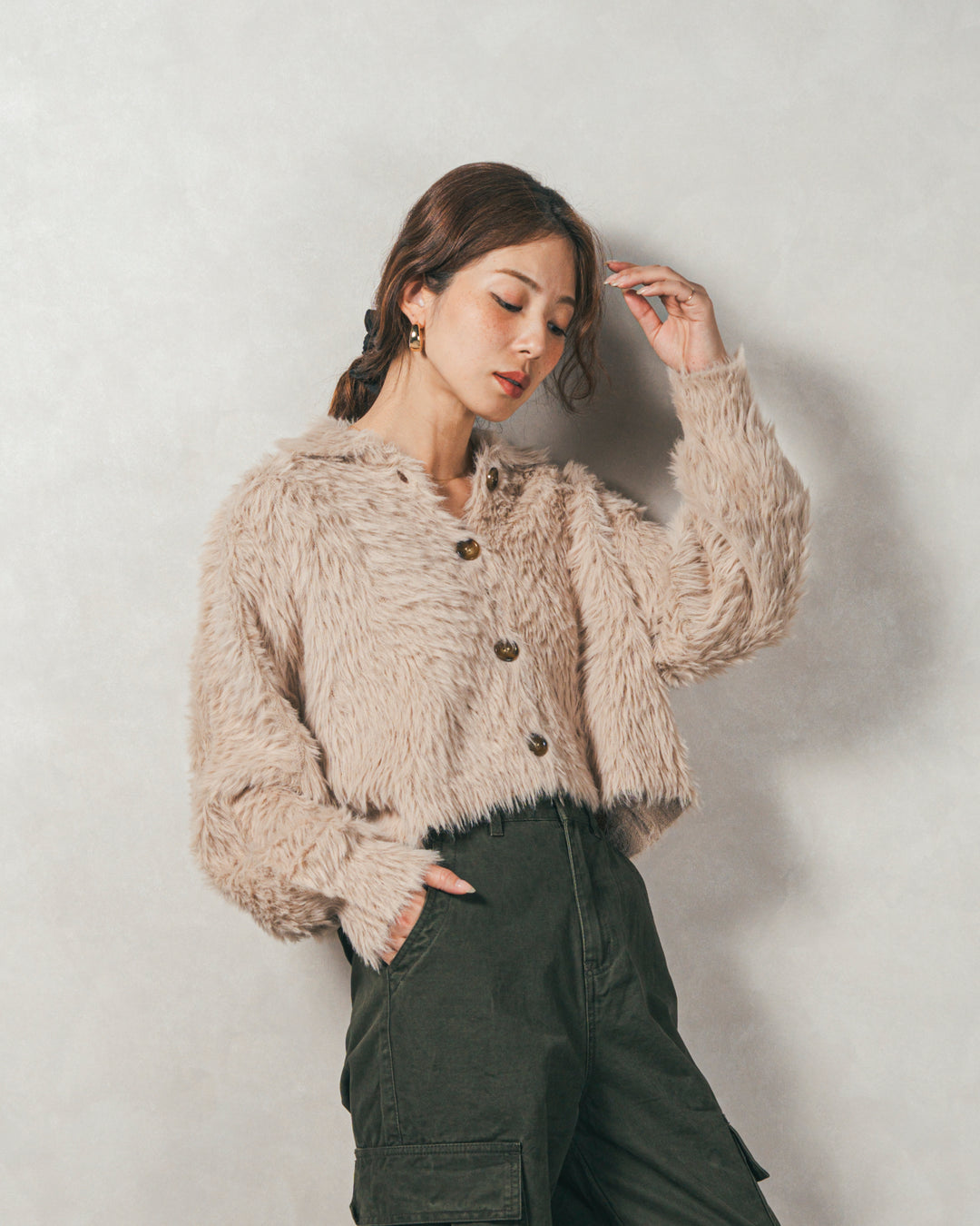 ［SET］フェザーヤーン 衿付きカーディガン+ピグメントツイルカーゴパンツ（2SET）