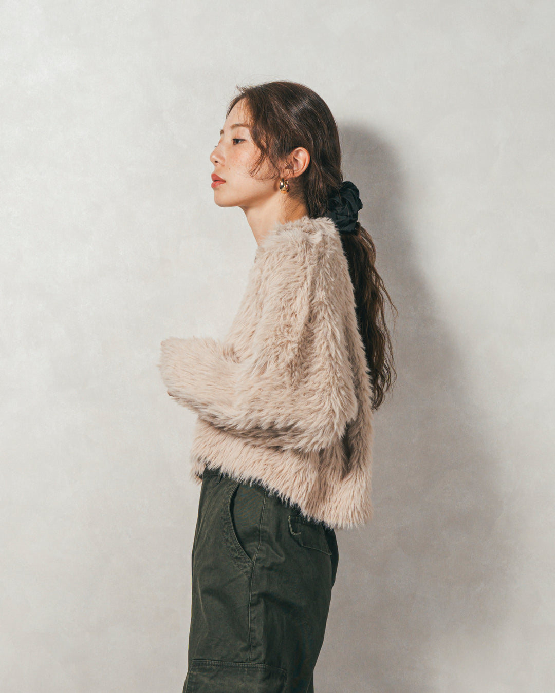 ［SET］フェザーヤーン 衿付きカーディガン+ピグメントツイルカーゴパンツ（2SET）