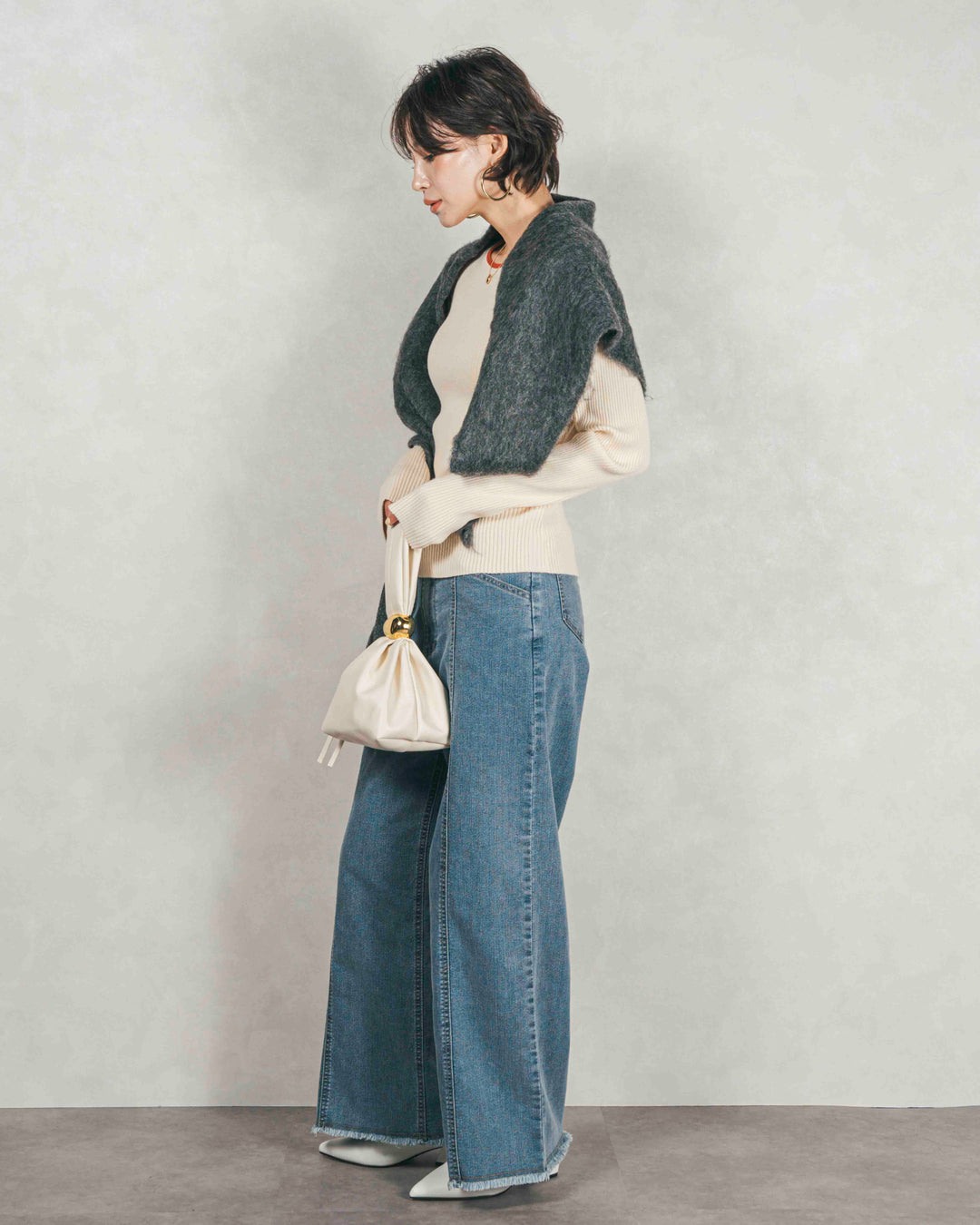 バイカラークルーネックニットトップス（IVORY x ORENGE）