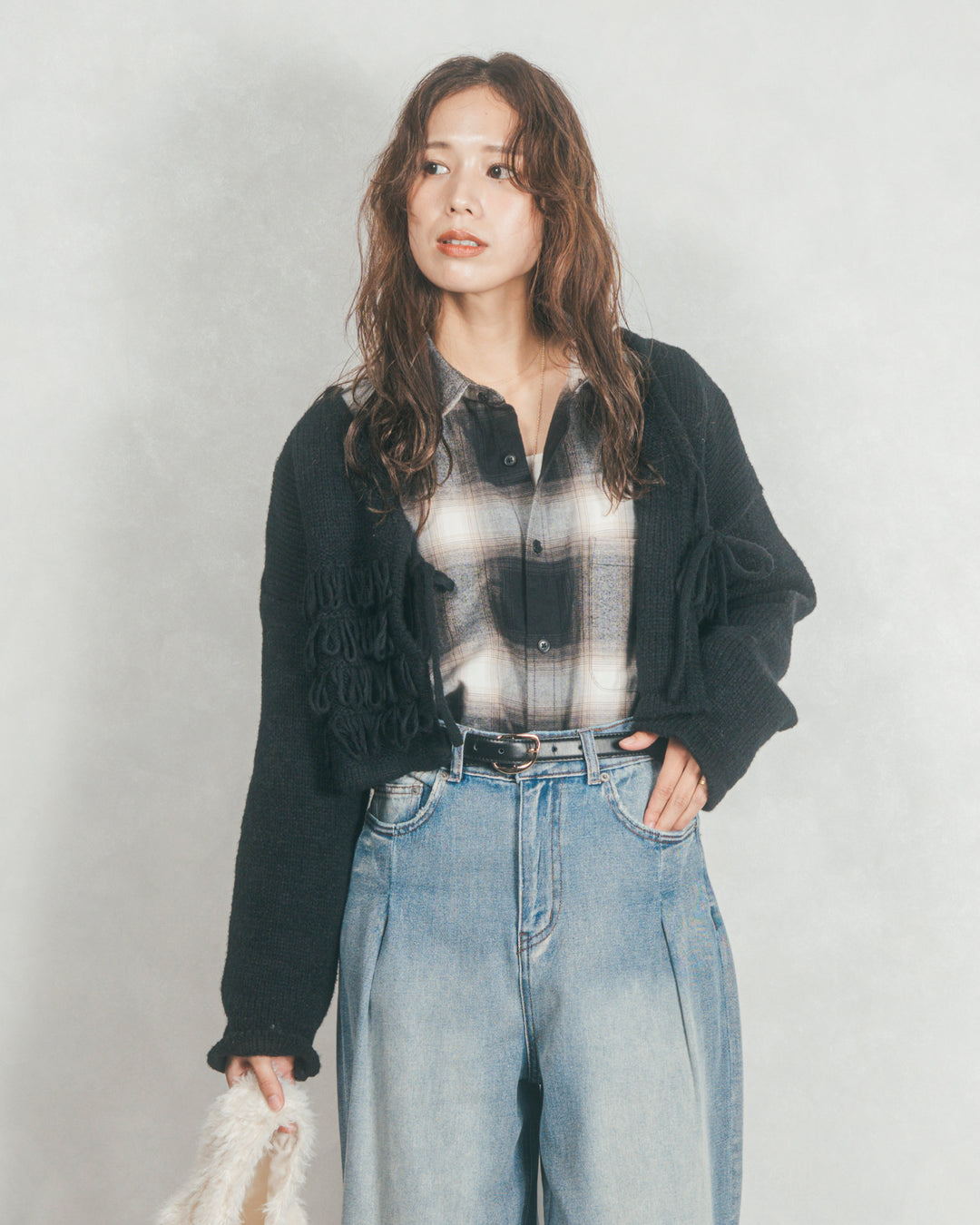 ［SET］ループ編みフリンジカーディガン+ワイドTuckイージーデニム（2SET）