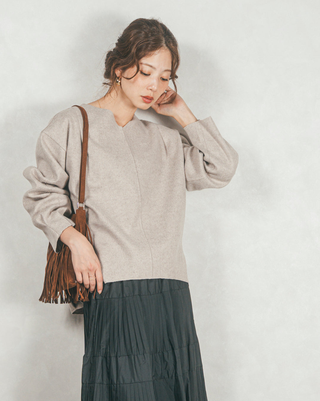 ［SET］Smoothニットソー Vネックプルオーバー+プリーツティアードLongスカート
