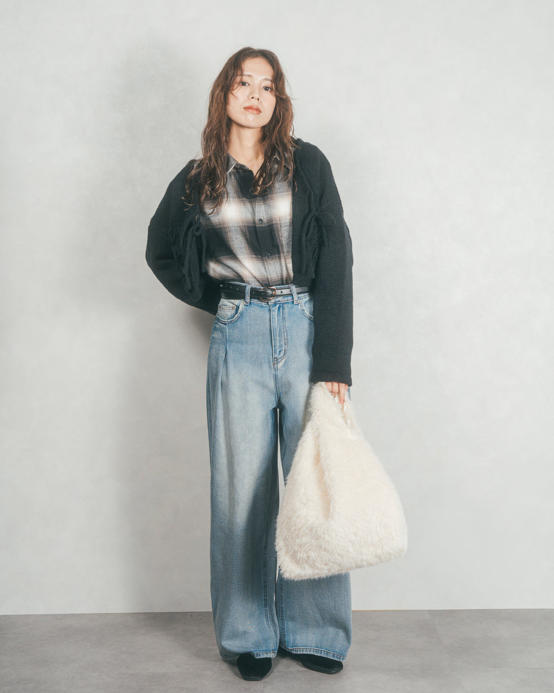 ［SET］ループ編みフリンジカーディガン+ワイドTuckイージーデニム（2SET）