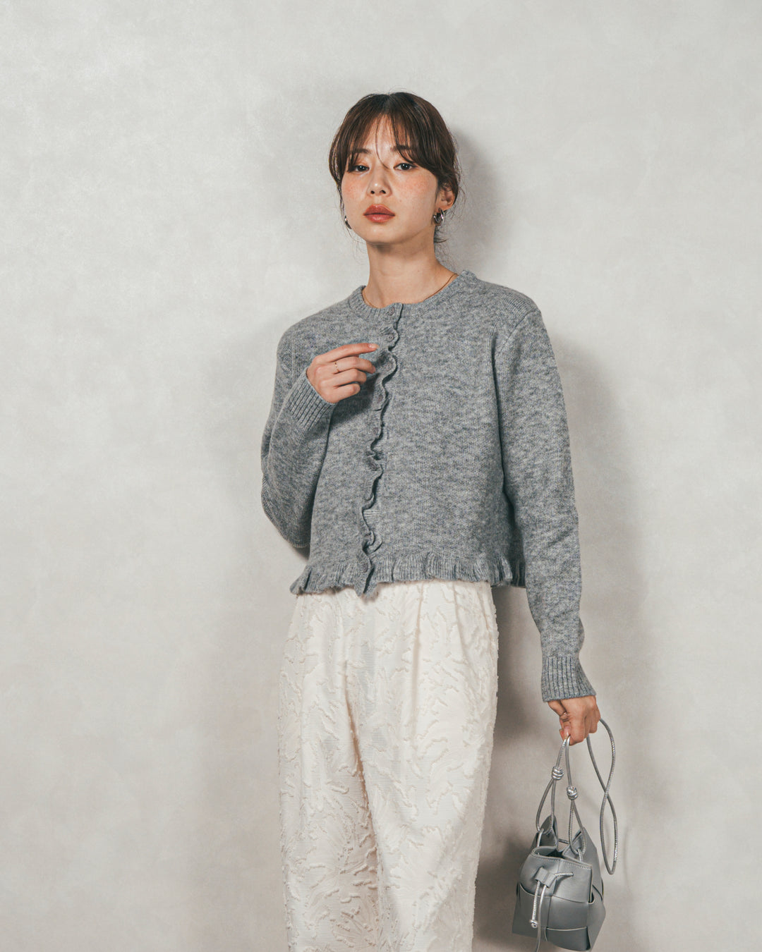 ［SET］フロントフリルメランジニットカーデ+フリンジジャガードリラックスパンツ（2SET）