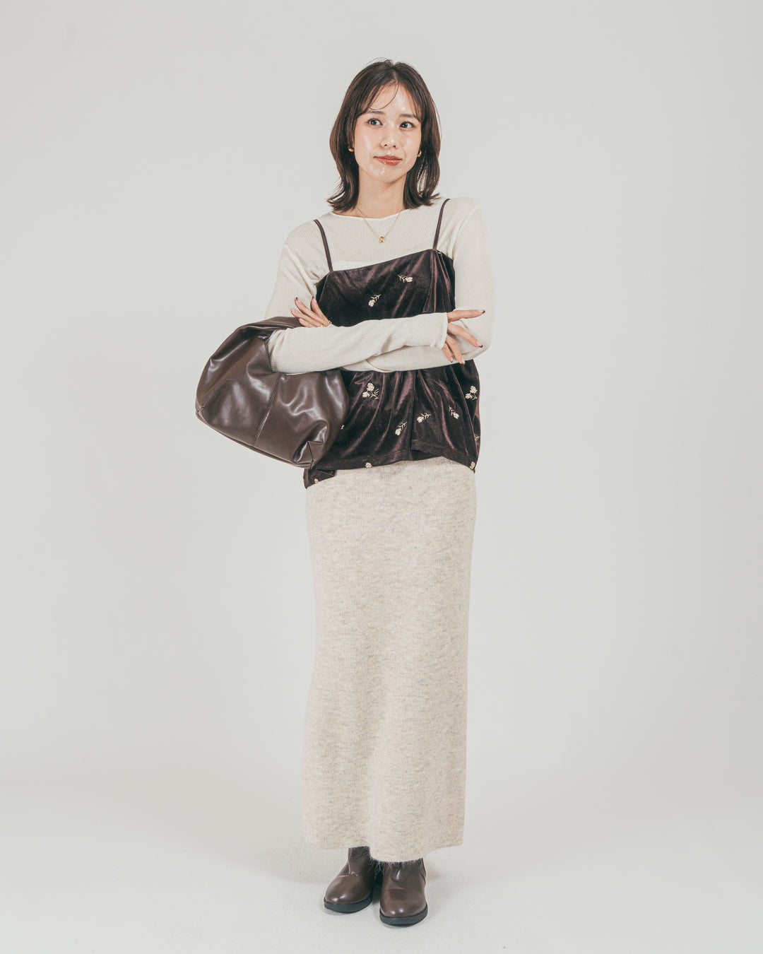 ［SET］Flower刺繍 ベロアペプラムキャミ + モヘア Narrowニットスカート（2SET）