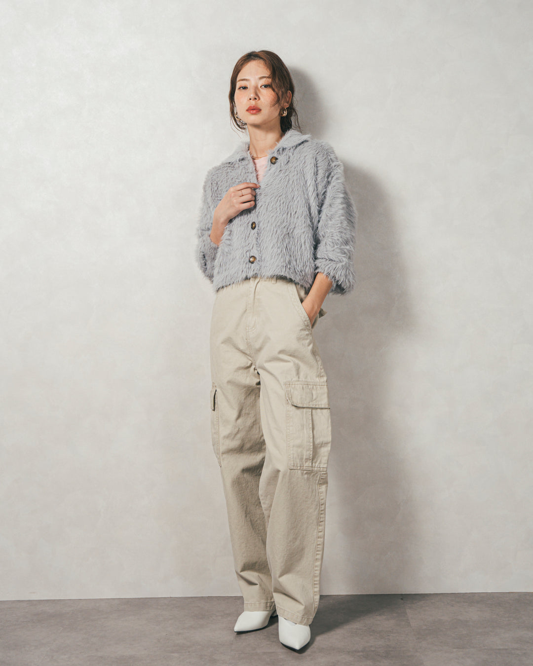 ［SET］フェザーヤーン 衿付きカーディガン+ピグメントツイルカーゴパンツ（2SET）