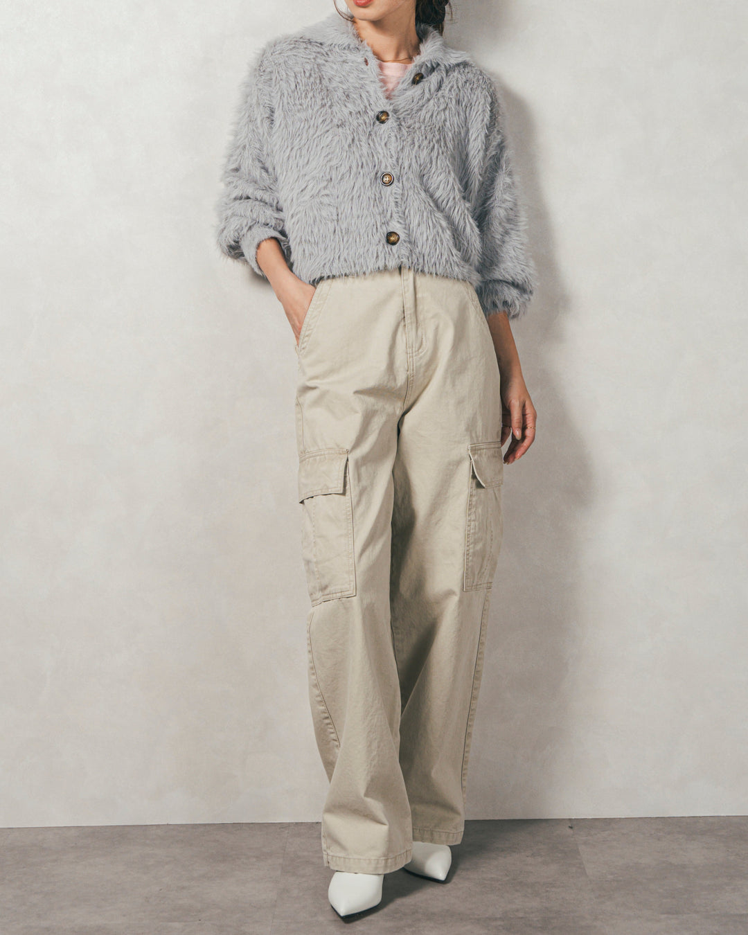 ［SET］フェザーヤーン 衿付きカーディガン+ピグメントツイルカーゴパンツ（2SET）