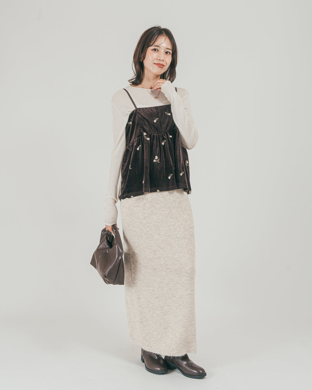 ［SET］Flower刺繍 ベロアペプラムキャミ + モヘア Narrowニットスカート（2SET）