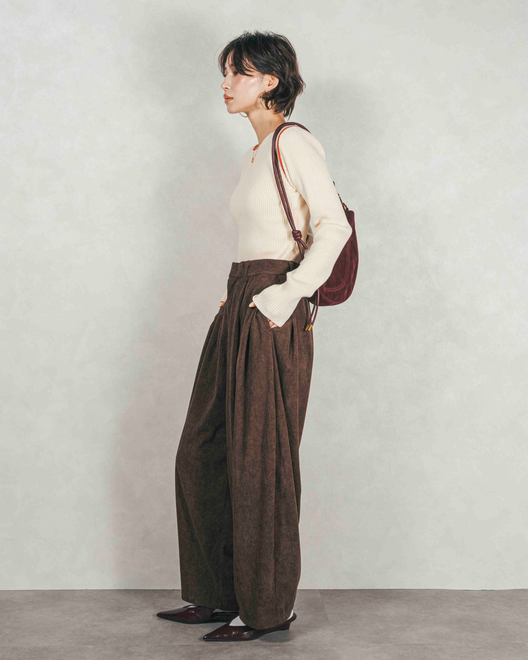 サイドタックコクーンコーデュロイパンツ (BROWN)