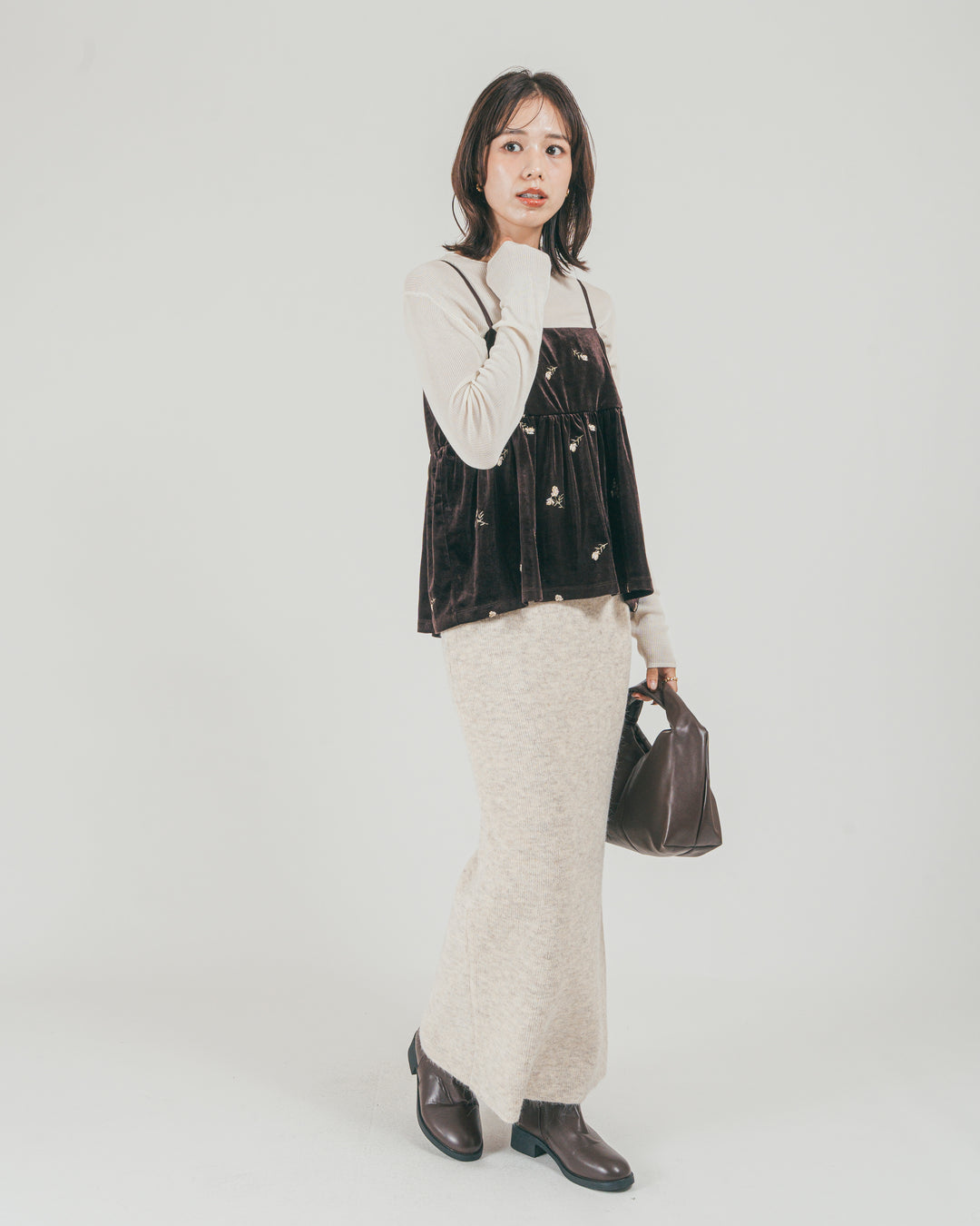 ［SET］Flower刺繍 ベロアペプラムキャミ + モヘア Narrowニットスカート（2SET）