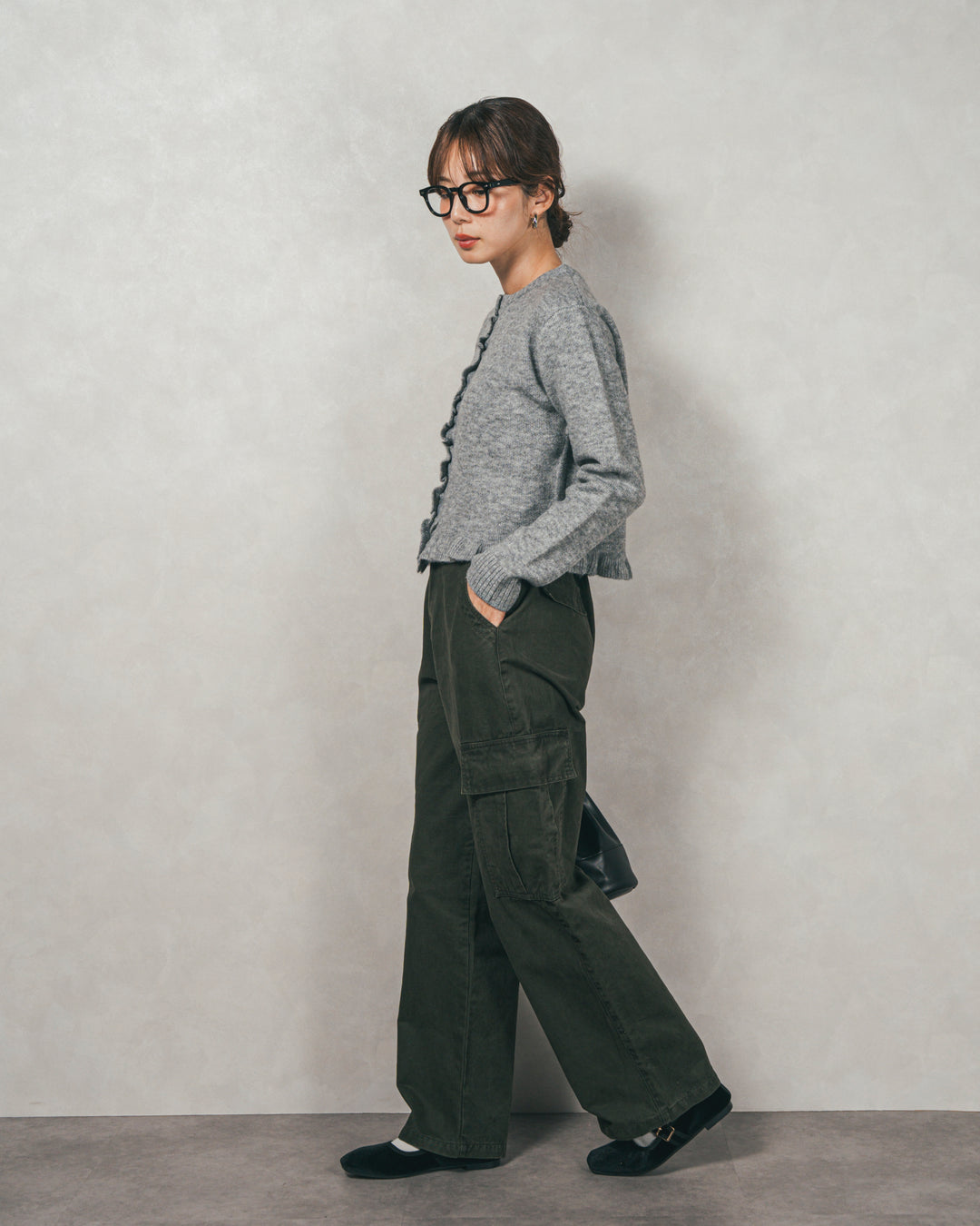 ［SET］フロントフリルメランジニットカーデ+ピグメントツイルカーゴパンツ（2SET）