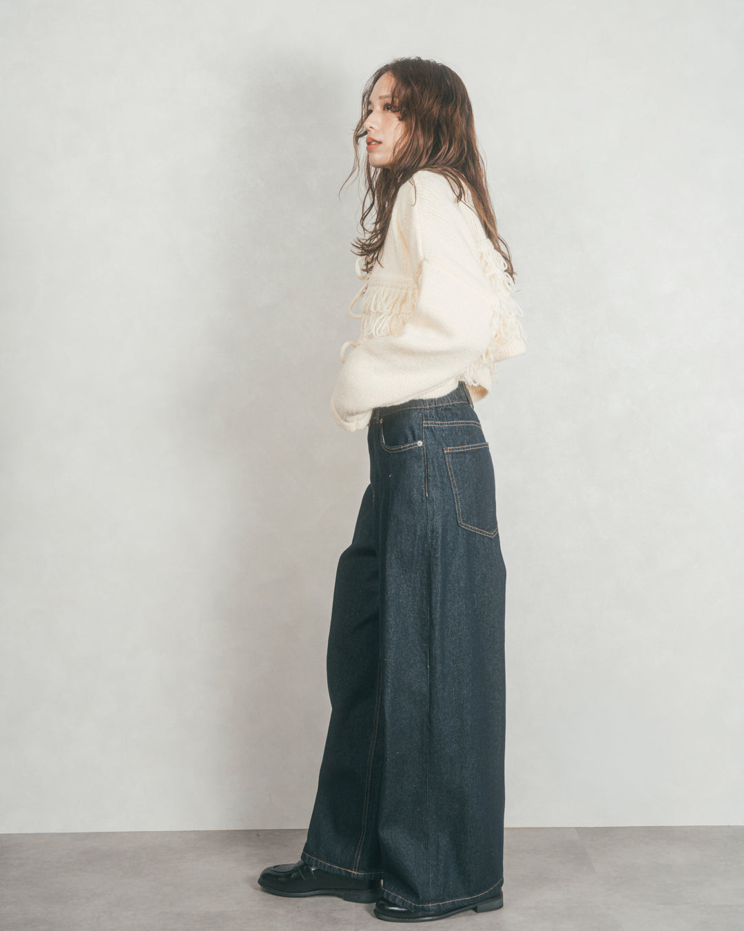 ［SET］ループ編みフリンジカーディガン+ワイドTuckイージーデニム（2SET）