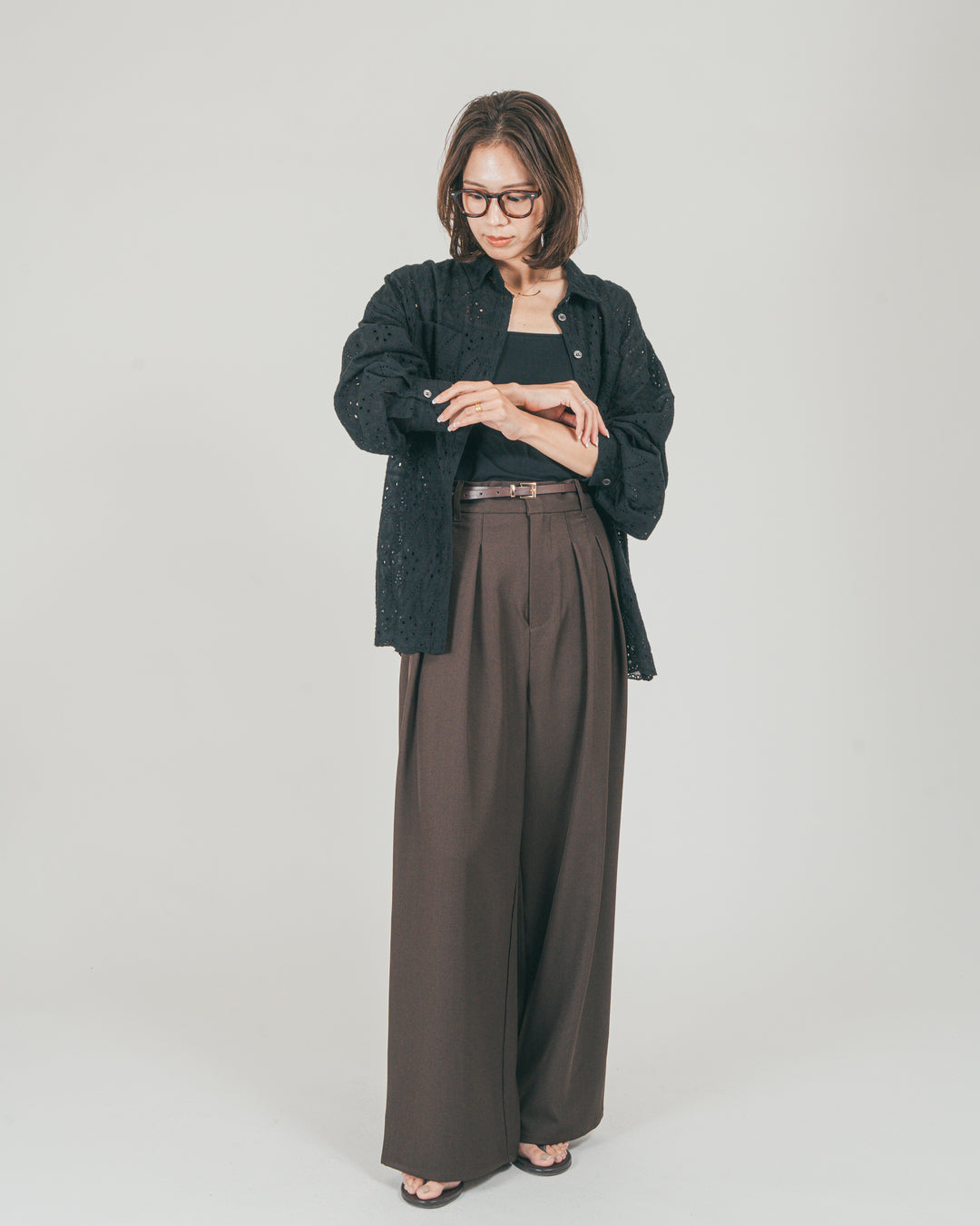 ［SET］コットンフラワーレースシャツ + ダブルタック ハイウエストワイドパンツ（2SET）