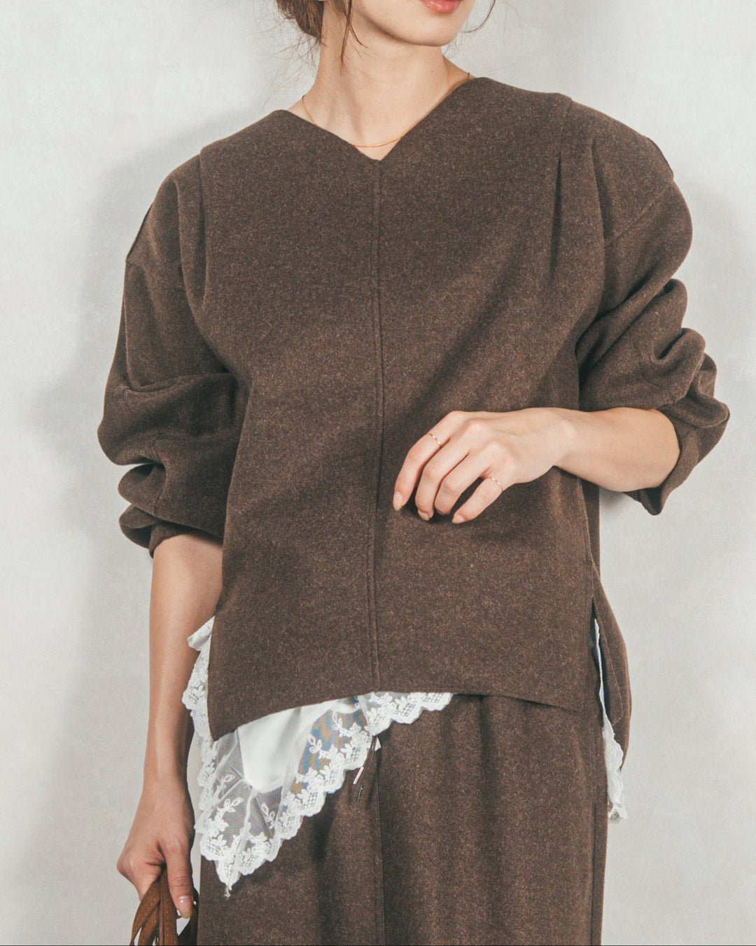 Smoothニットソー Vネックプルオーバー (BROWN)