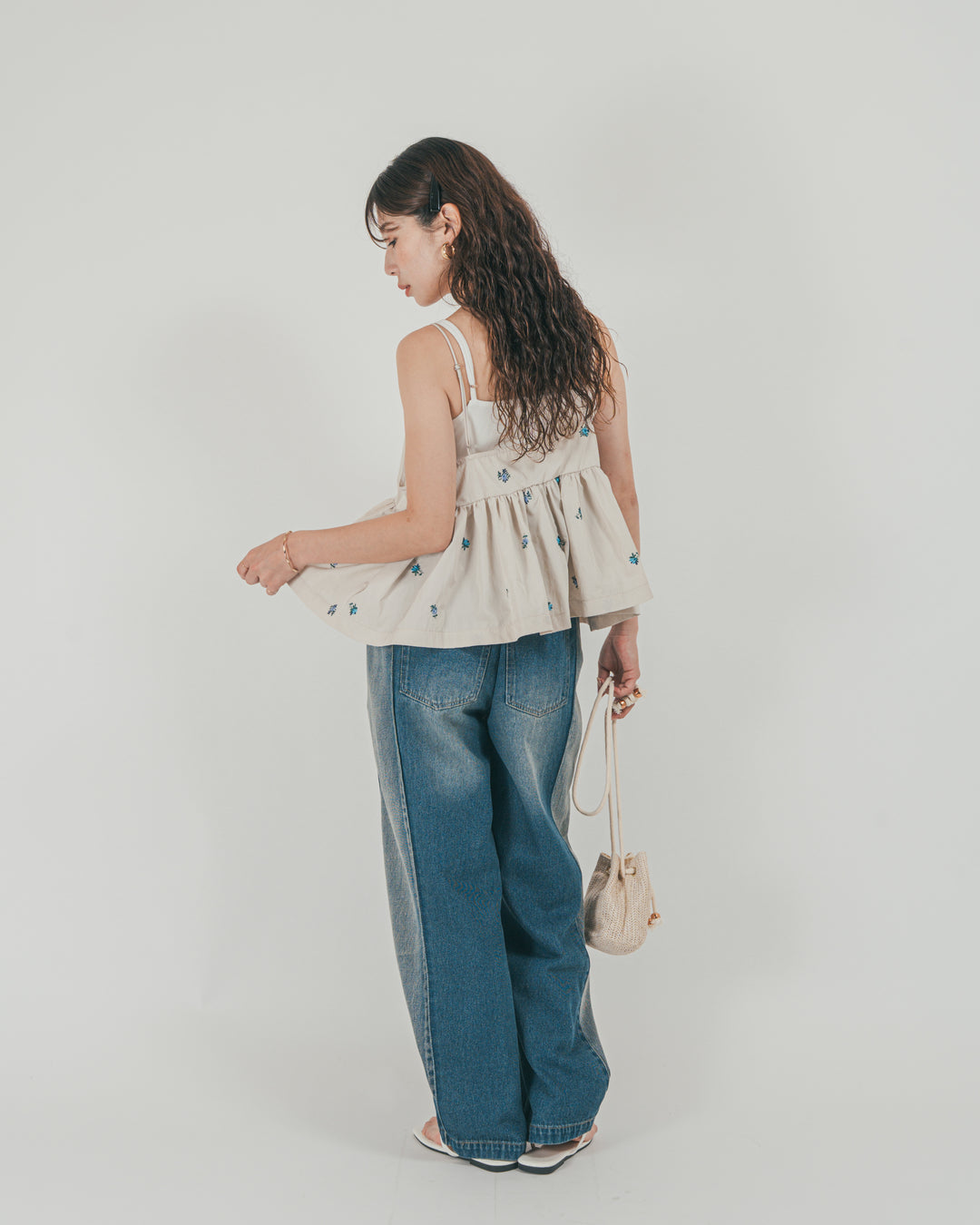 ［SET］Flower刺繍　ボリュームキャミ + 10oz サイドタック リラックスデニムパンツ（2SET）