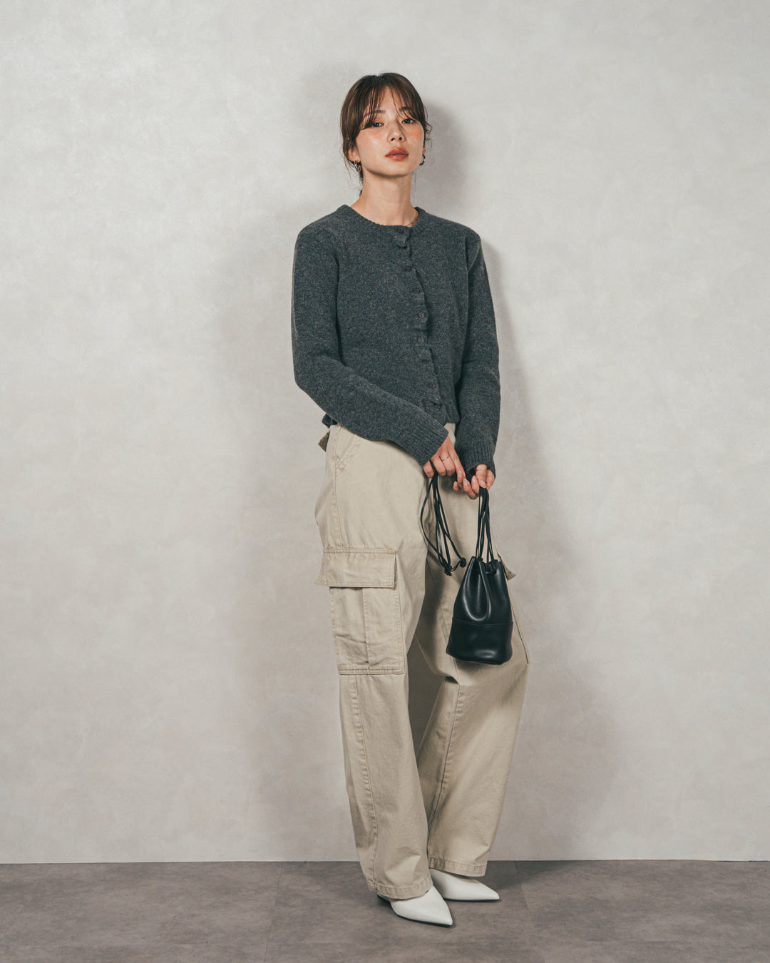 ［SET］フロントフリルメランジニットカーデ+ピグメントツイルカーゴパンツ（2SET）