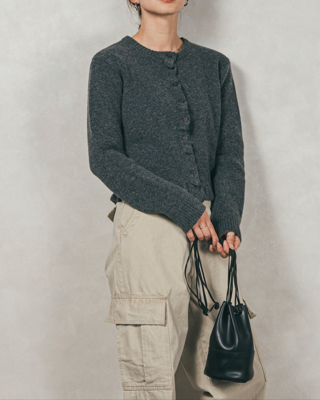 ［SET］フロントフリルメランジニットカーデ+ピグメントツイルカーゴパンツ（2SET）