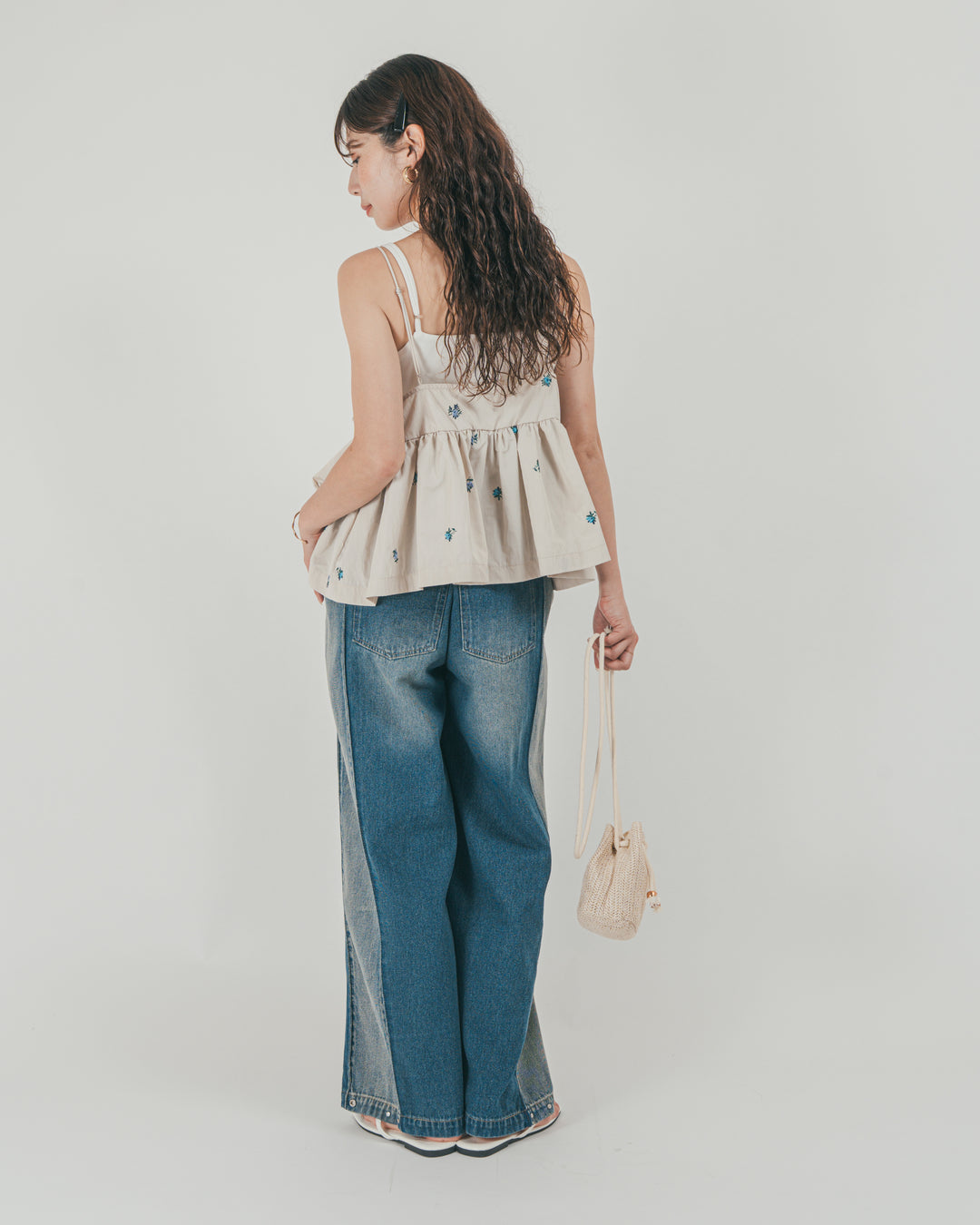 ［SET］Flower刺繍　ボリュームキャミ + 10oz サイドタック リラックスデニムパンツ（2SET）
