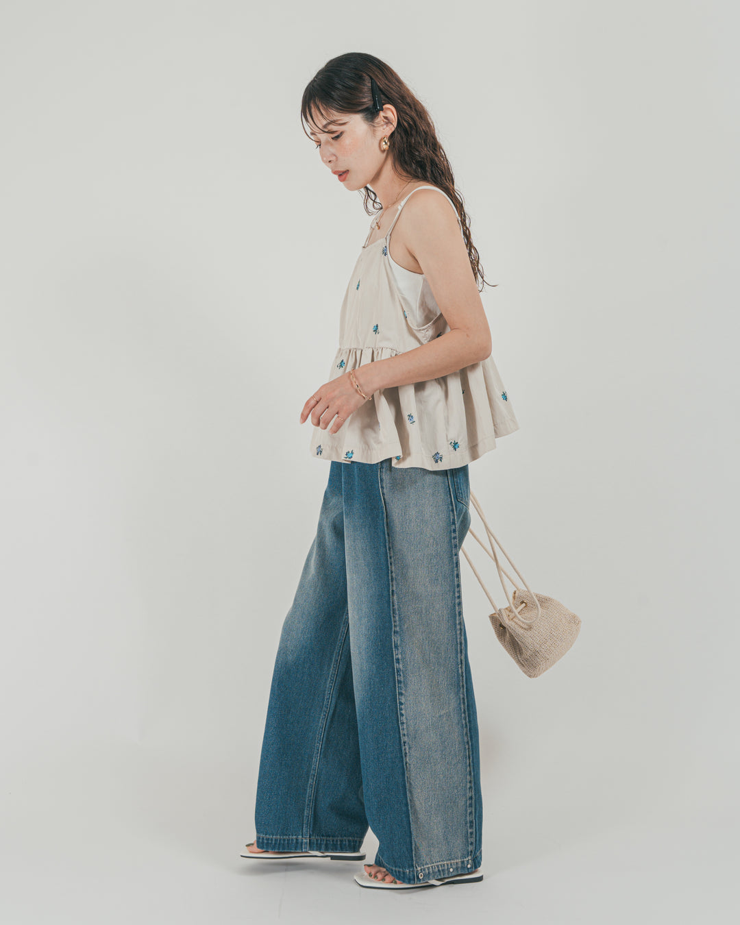 ［SET］Flower刺繍　ボリュームキャミ + 10oz サイドタック リラックスデニムパンツ（2SET）