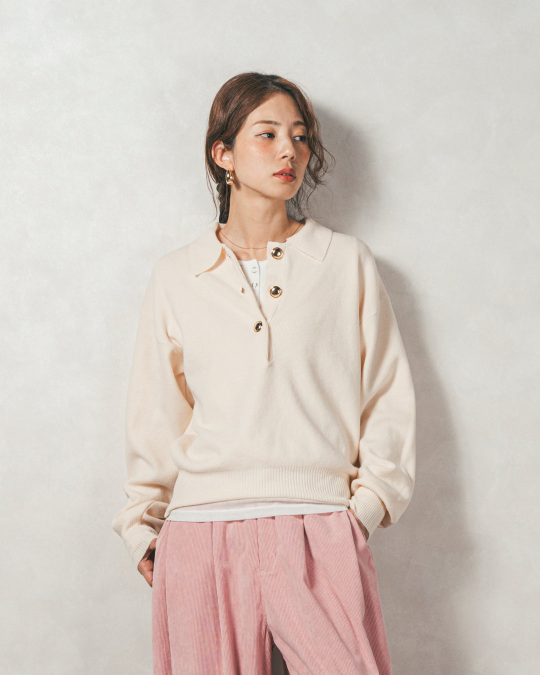 ［SET］ボタンデザインポロニット+サイドタックコクーンコーデュロイパンツ（2SET）