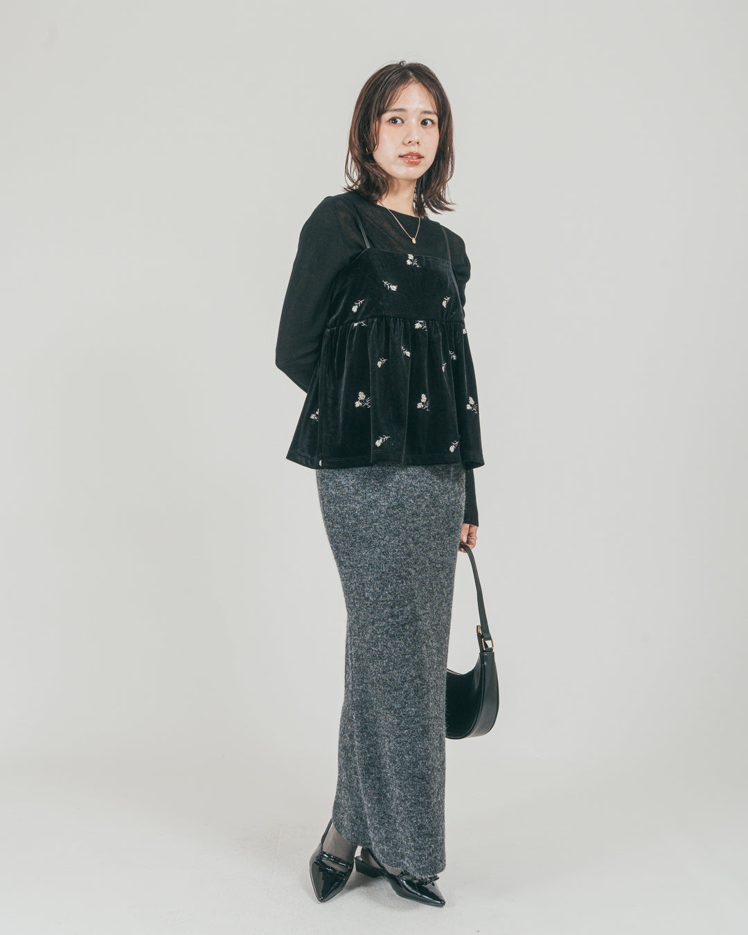 ［SET］Flower刺繍 ベロアペプラムキャミ + モヘア Narrowニットスカート（2SET）