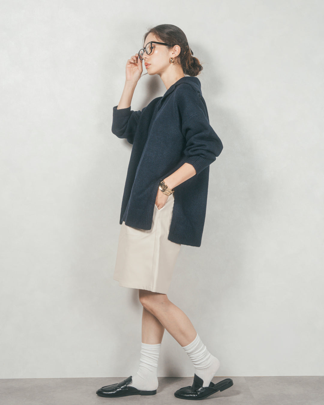 ［SET］サイドスリット襟付きスキッパーニット+レザーライクハーフパンツ（2SET）