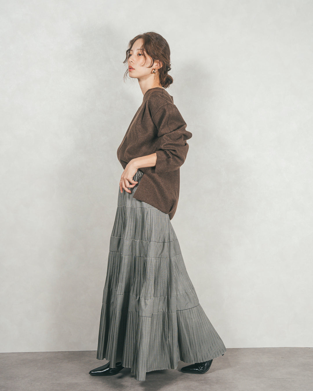 ［SET］Smoothニットソー Vネックプルオーバー+プリーツティアードLongスカート