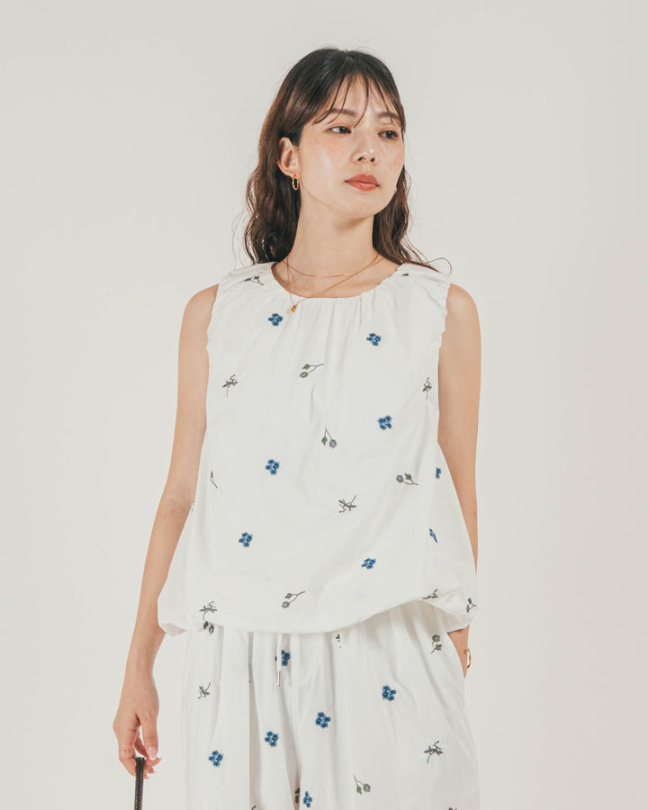 ［SET］Flower刺繍バルーンノースリブラウス + Flower刺繍リラックスパンツ（2SET）