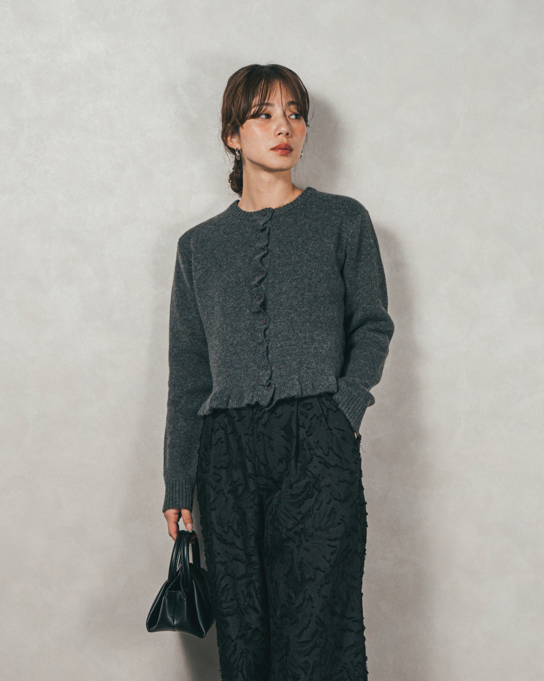 ［SET］フロントフリルメランジニットカーデ+フリンジジャガードリラックスパンツ（2SET）