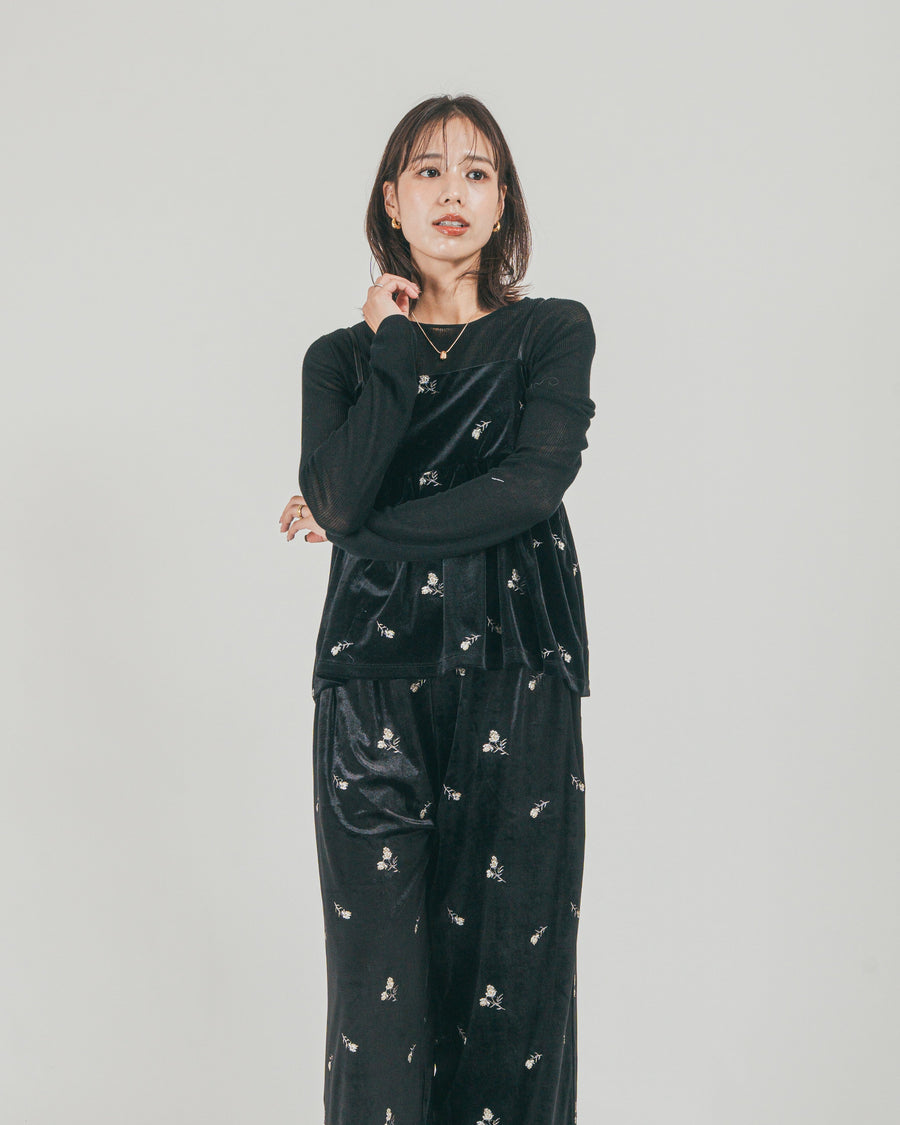 ［SET］Flower刺繍 ベロアペプラムキャミ + Flower刺繍 ベロアパンツ（2SET）