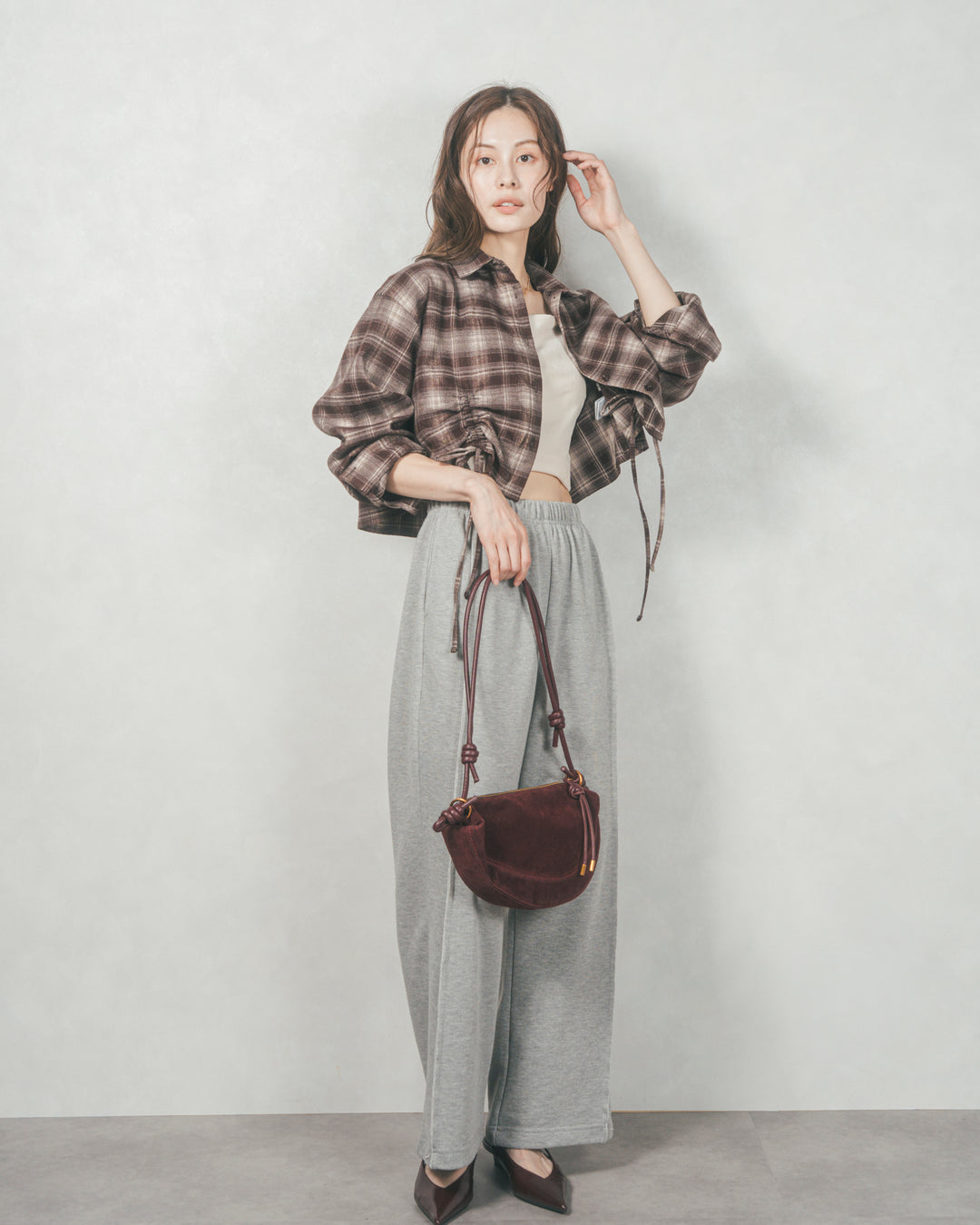 裾ドロストクロップドチェックシャツ (BROWN)