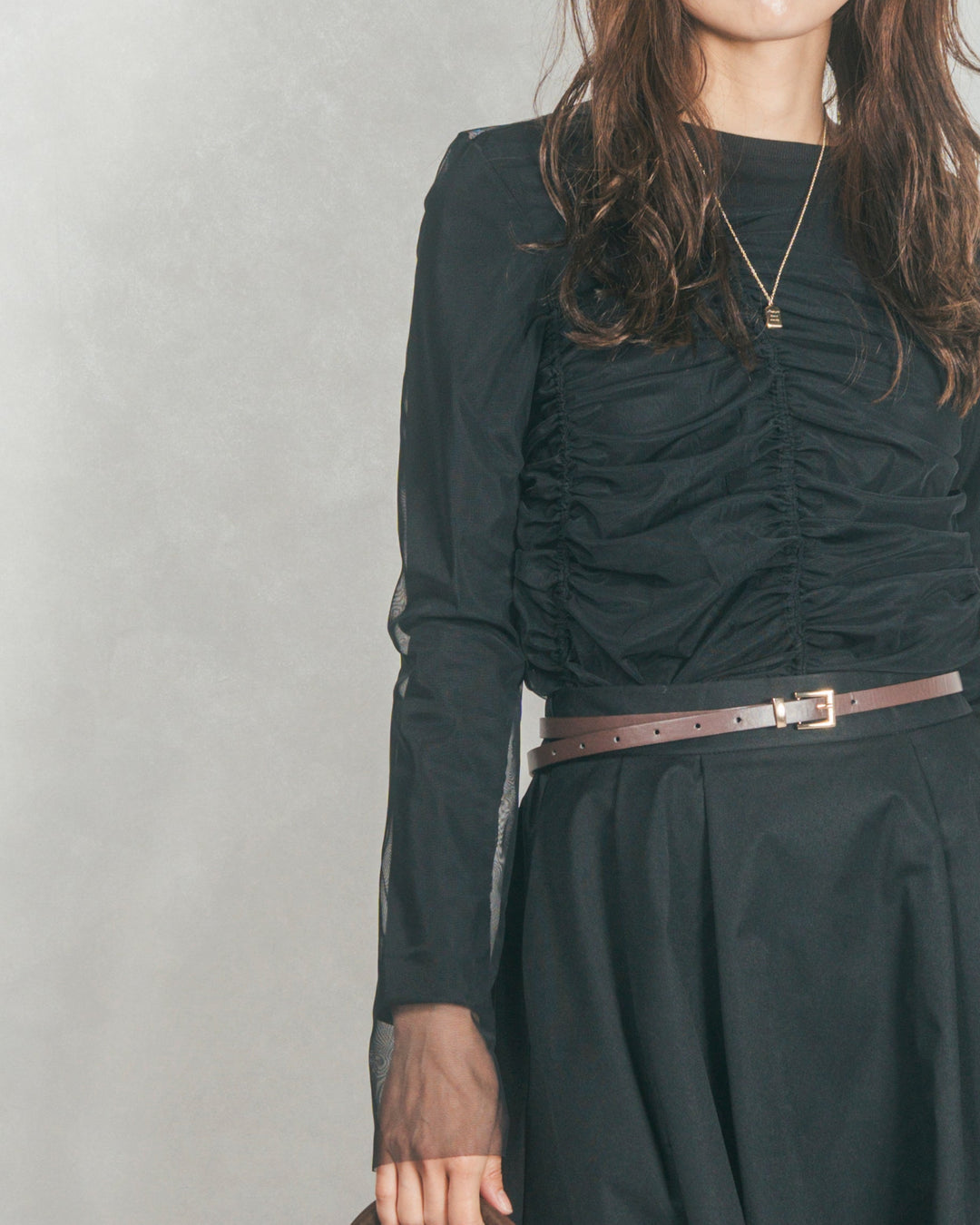 【2枚SET】チュールシャーリングトップス＆リブトップス (BLACK x BLACK)