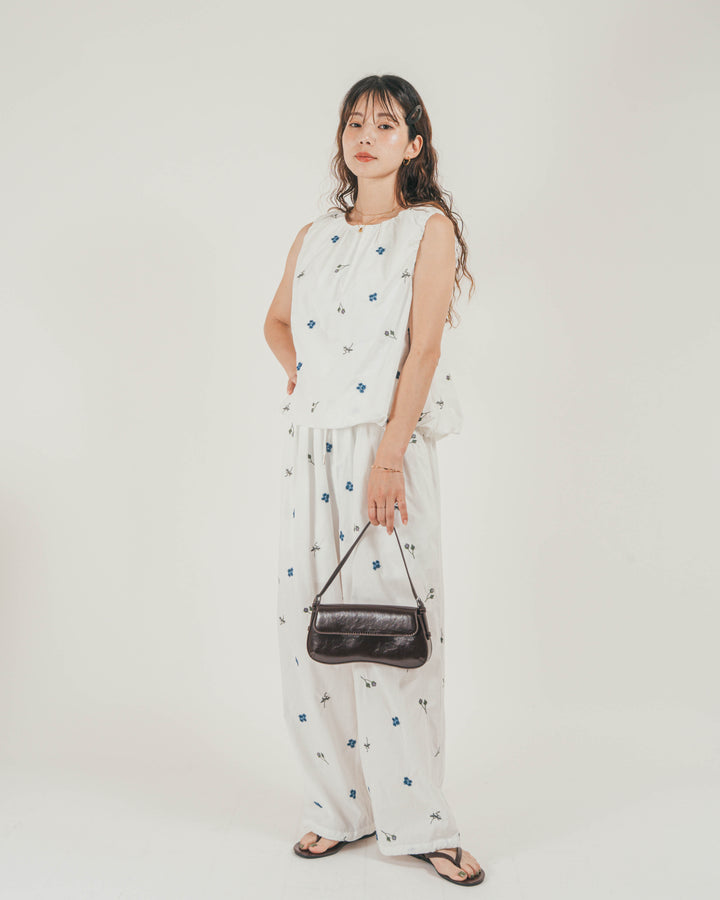 ［SET］Flower刺繍バルーンノースリブラウス + Flower刺繍リラックスパンツ（2SET）